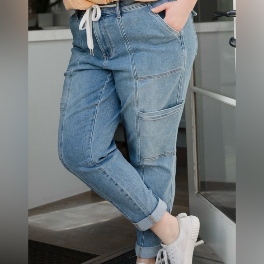 Judy Blue Darlene High Rise Cargo Joggers Light Wash Size 22W